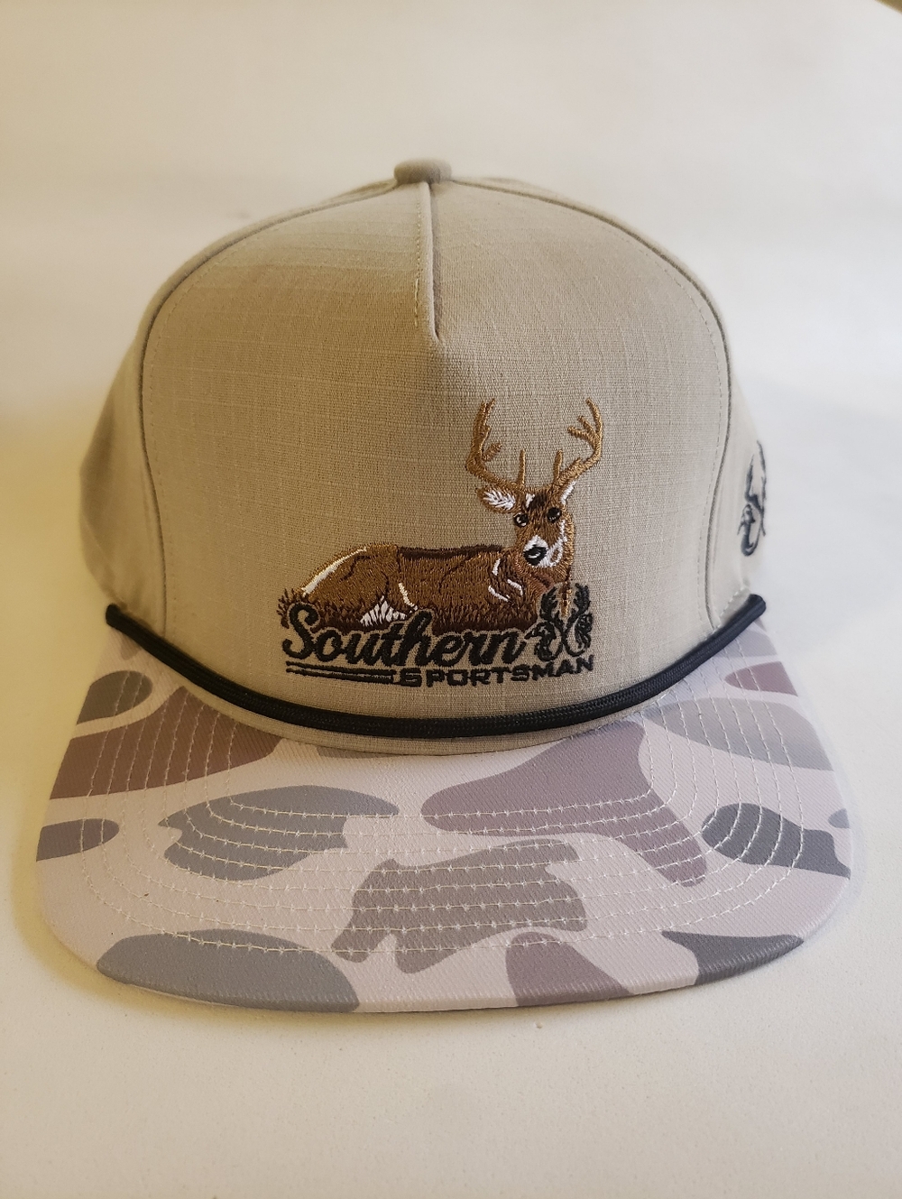 NWOT Men's Tan & Gray Deer Patch Snapback Hat